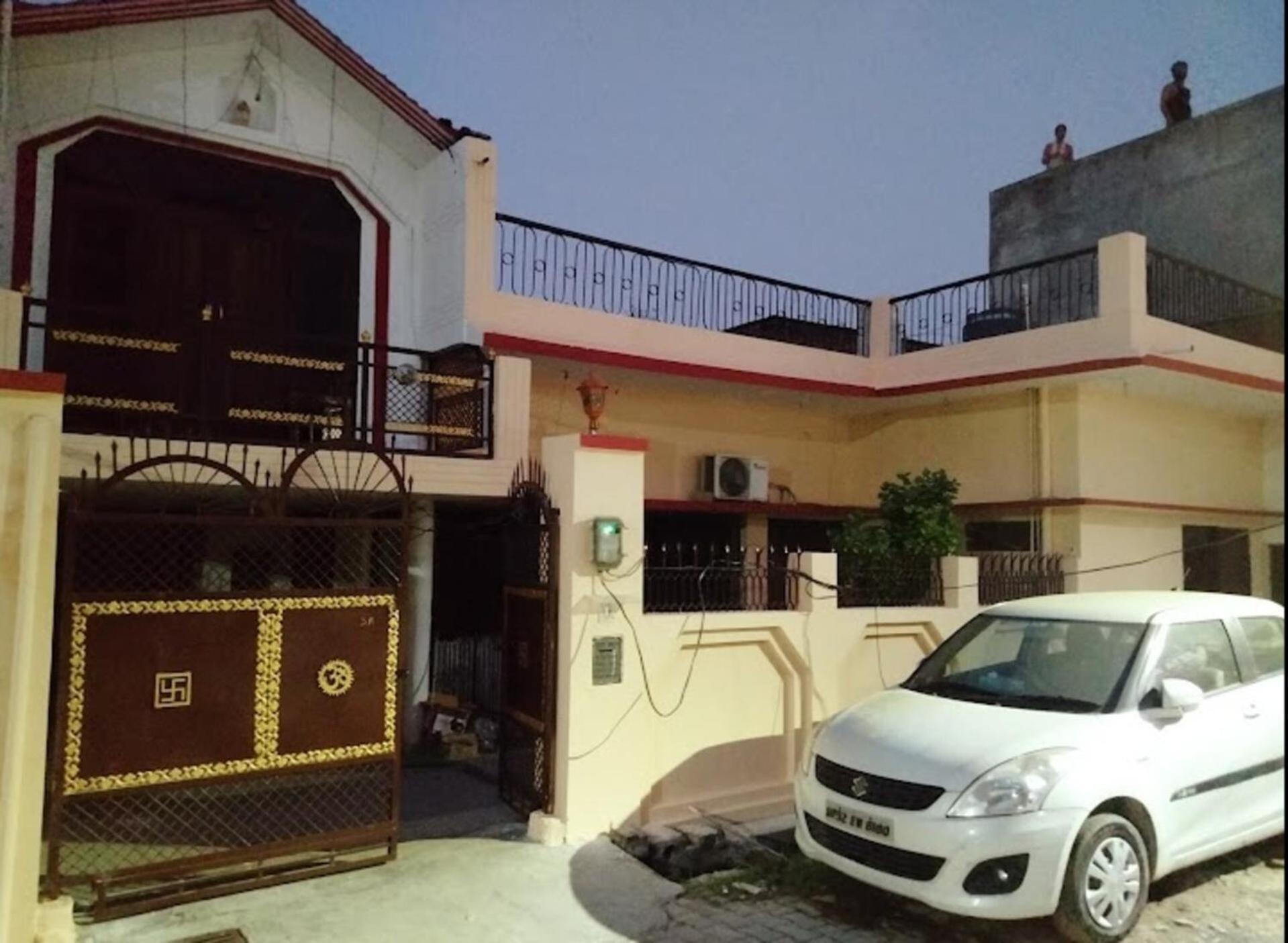 Ds Home Lucknow Luaran gambar